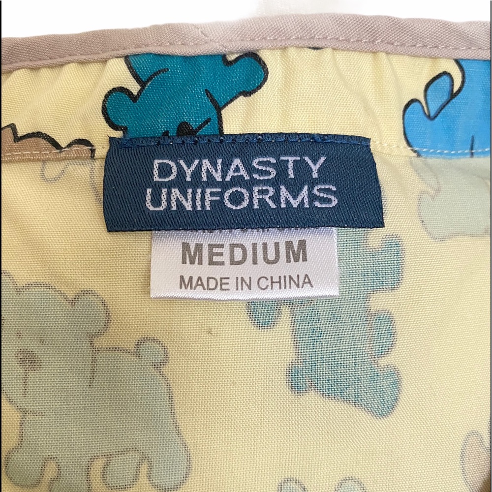 Dynasty Uniforms Bear Print Uniform Top sz M - Picture 6 of 6